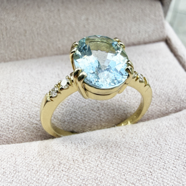 015522 stuchlik akvamarinovy prsten s diamanty