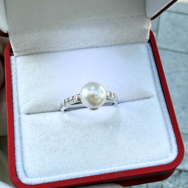 stuchlik zlaty perlovy prsten s diamanty 012251